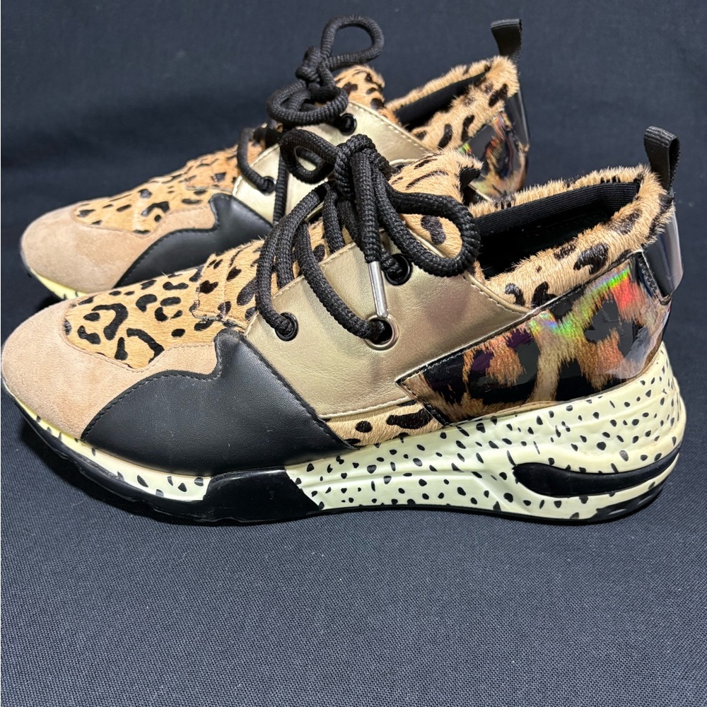 NWOT Steve Madden Ladies Cliff Leopard Print Sneakers Size 10M